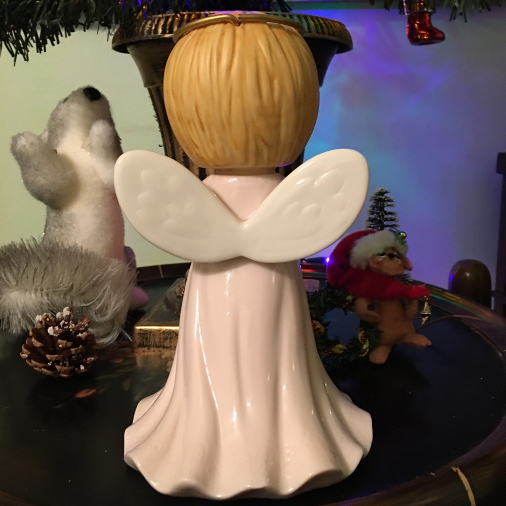Winking angel - Picture 4 of 7